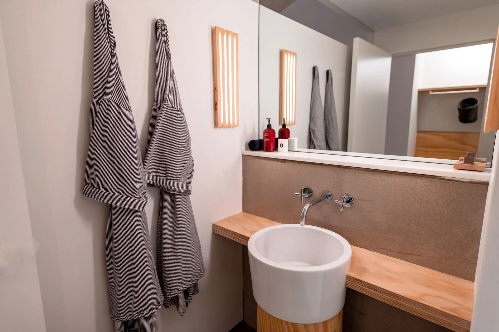 Bathroom layout and fittings
