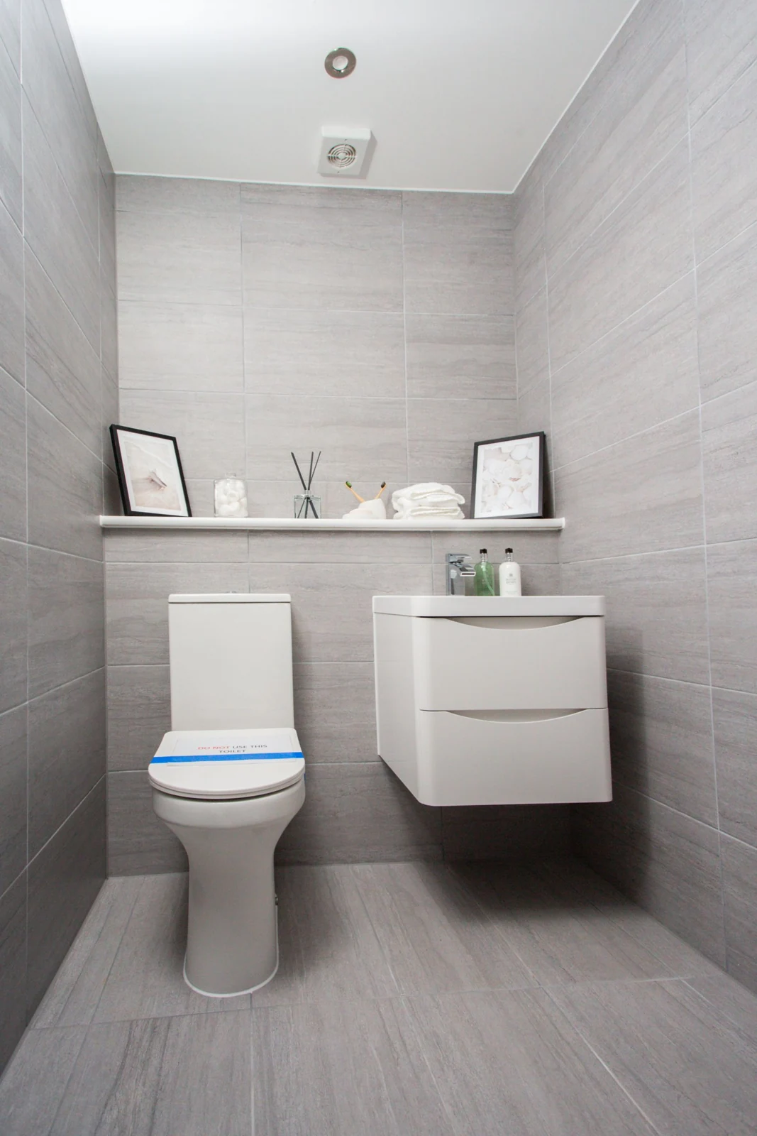 Bathroom layout and fittings