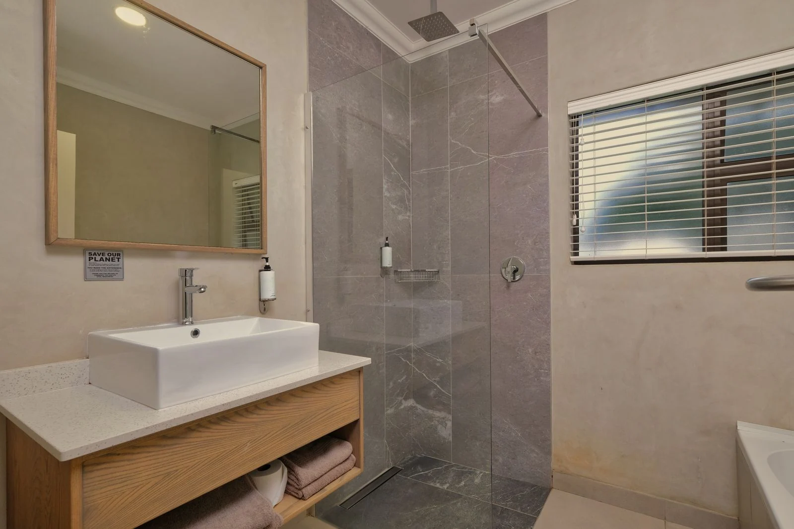 Bathroom layout and fittings