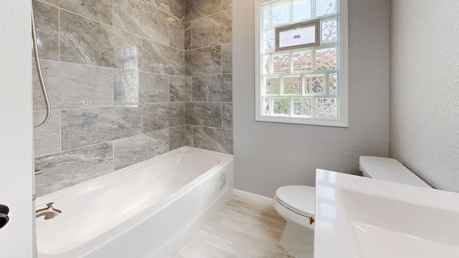 Bathroom layout and fittings