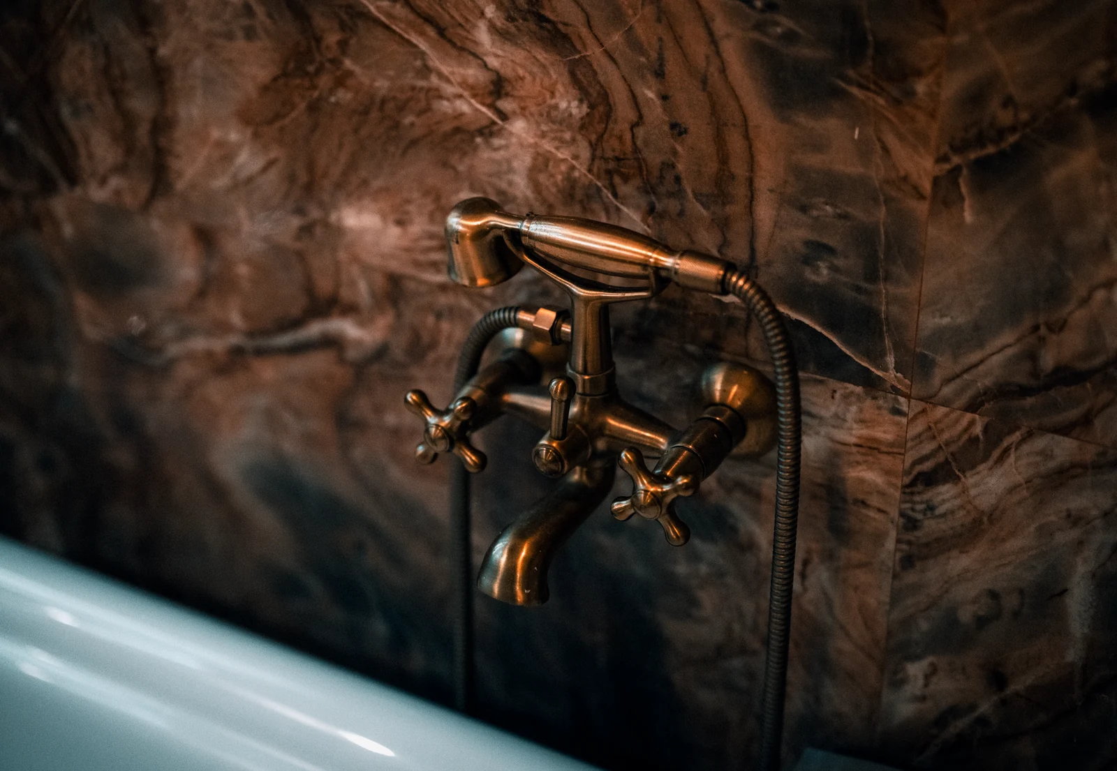 Traditional bath mixer tap