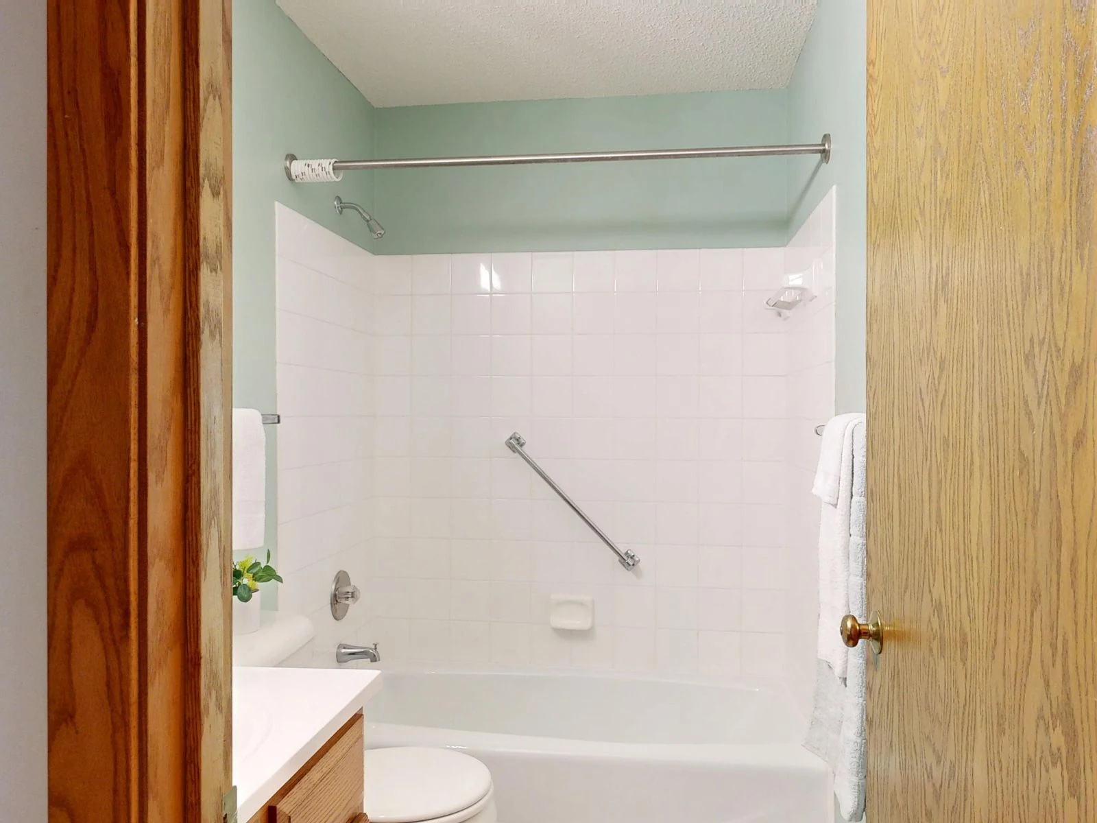 Bathroom layout and fittings