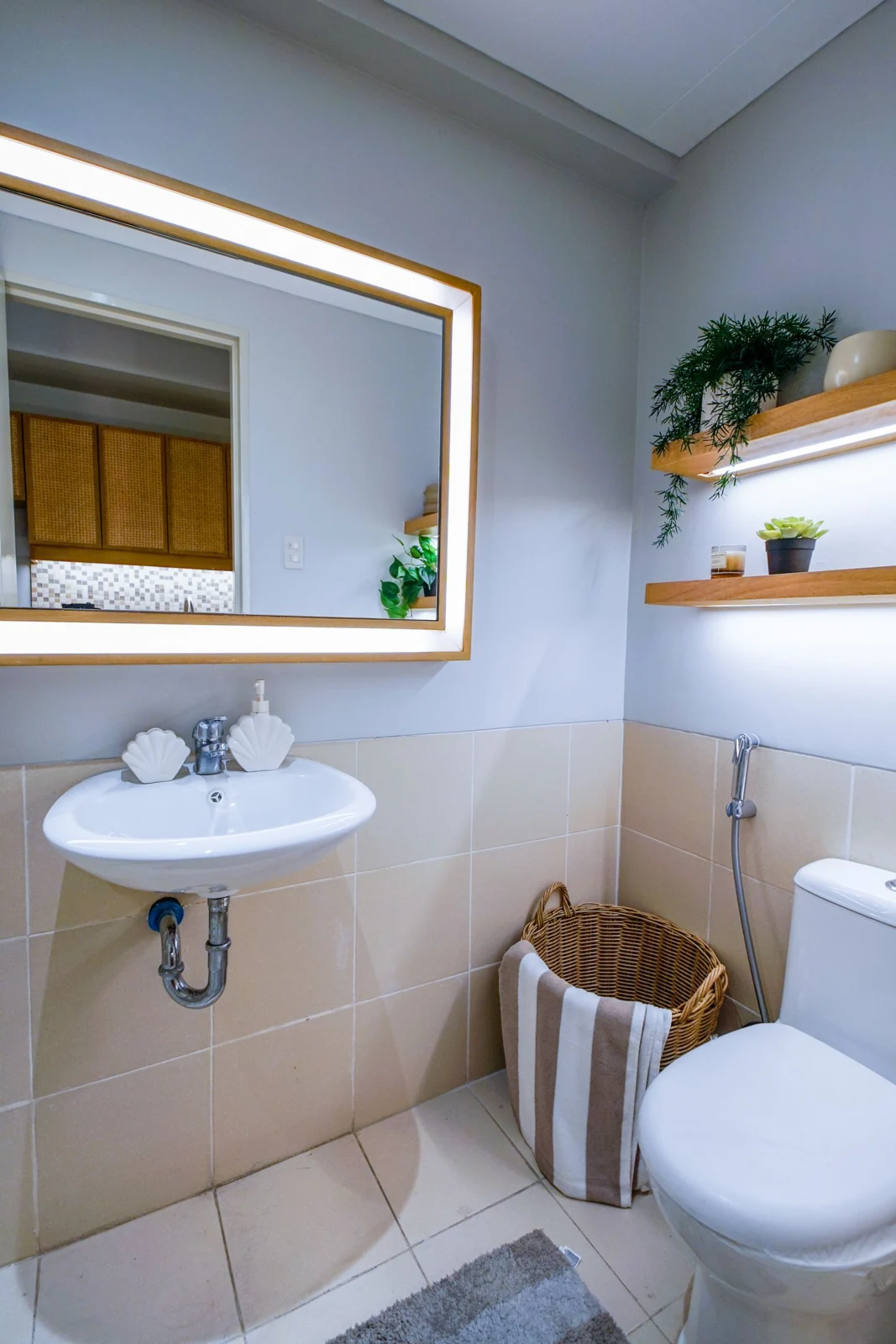 Bathroom layout and fittings