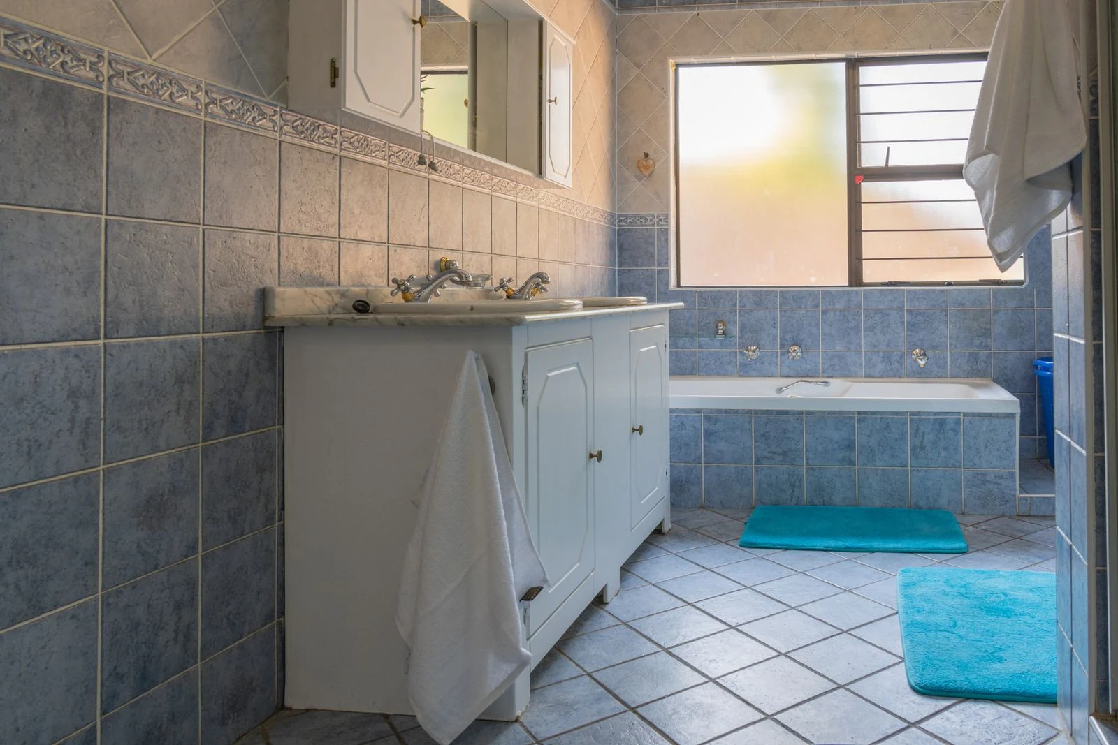 Bathroom layout and fittings