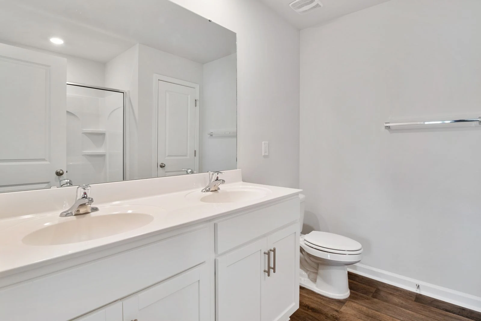 Bathroom layout and fittings