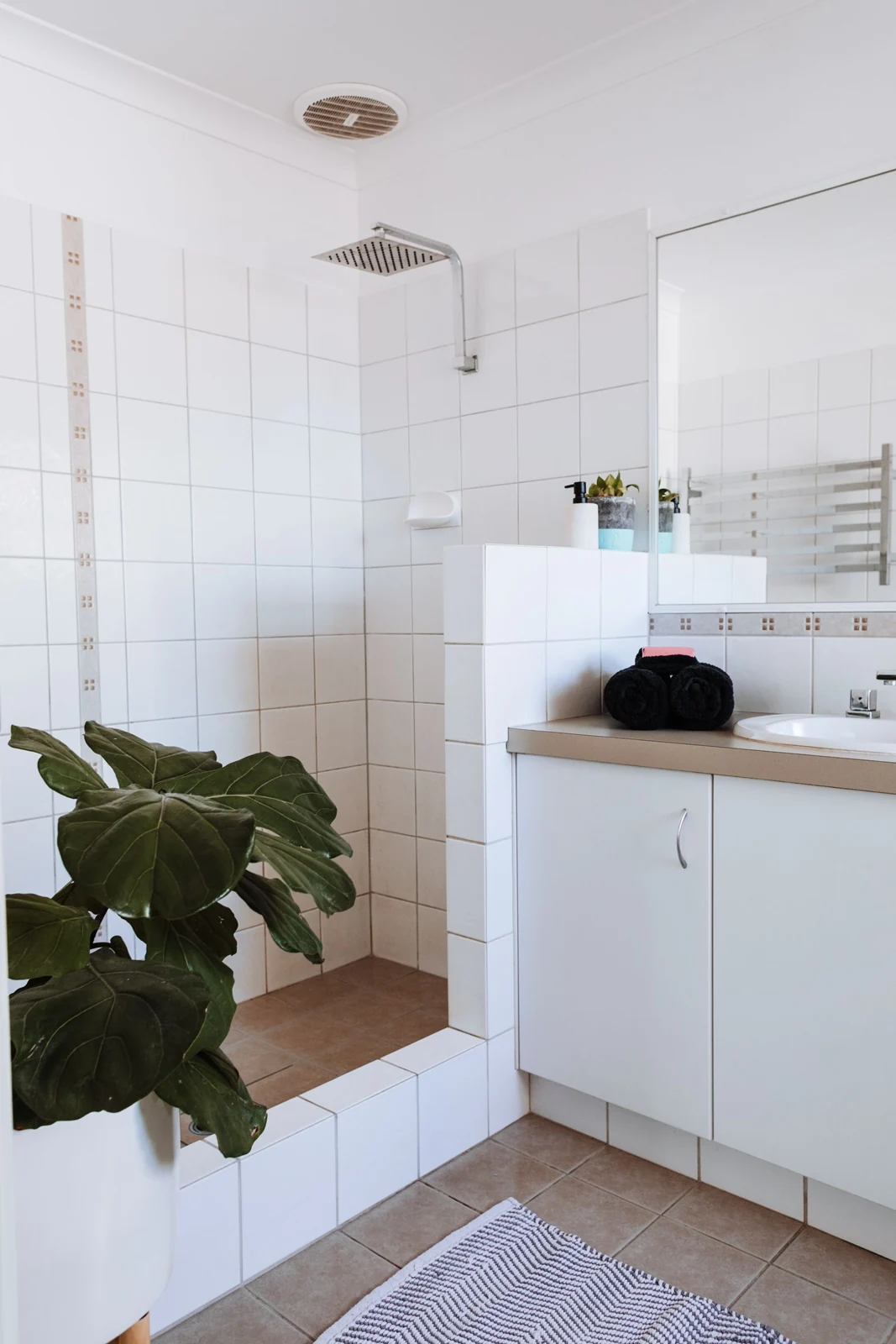 Bathroom layout and fittings