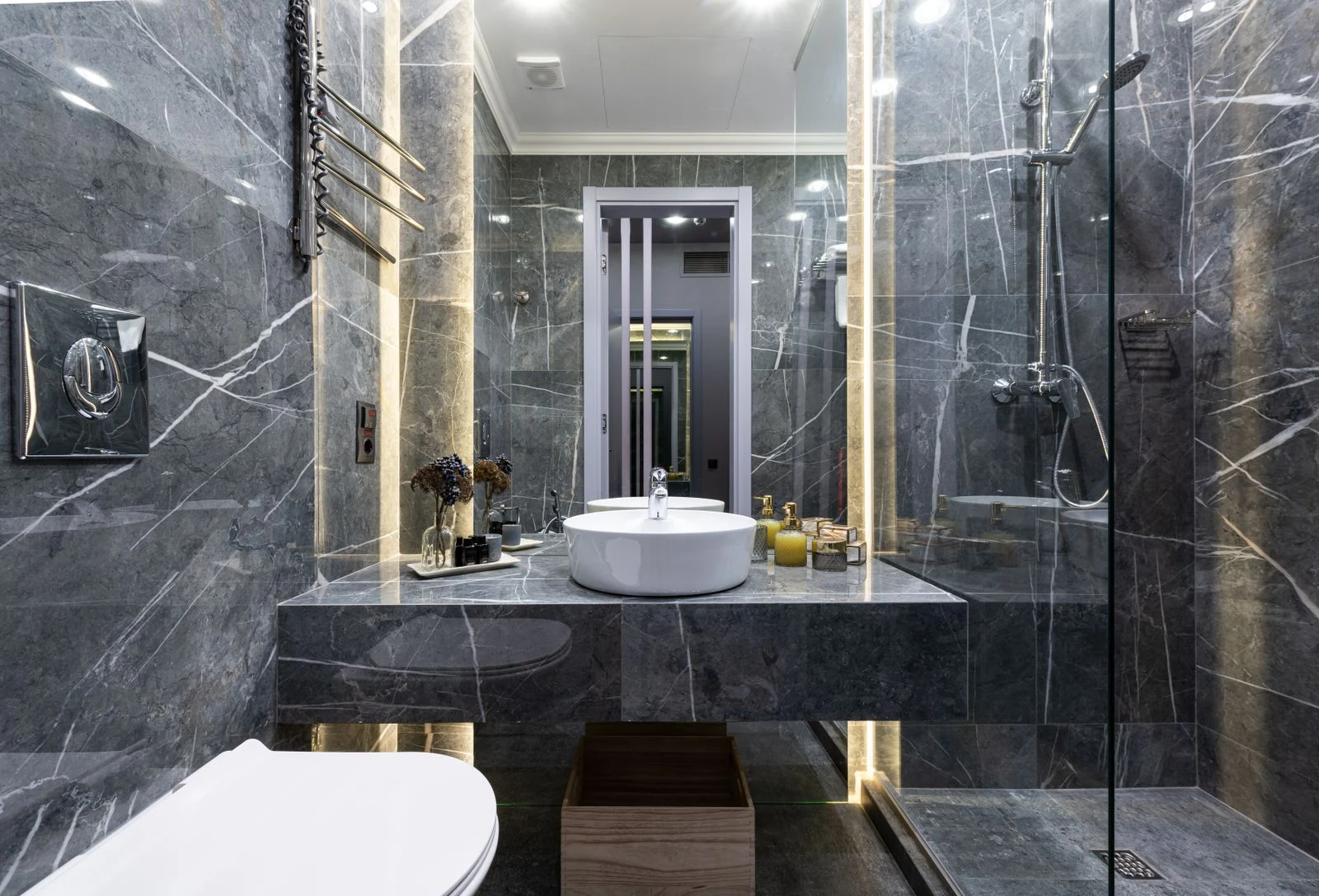 Bathroom layout and fittings