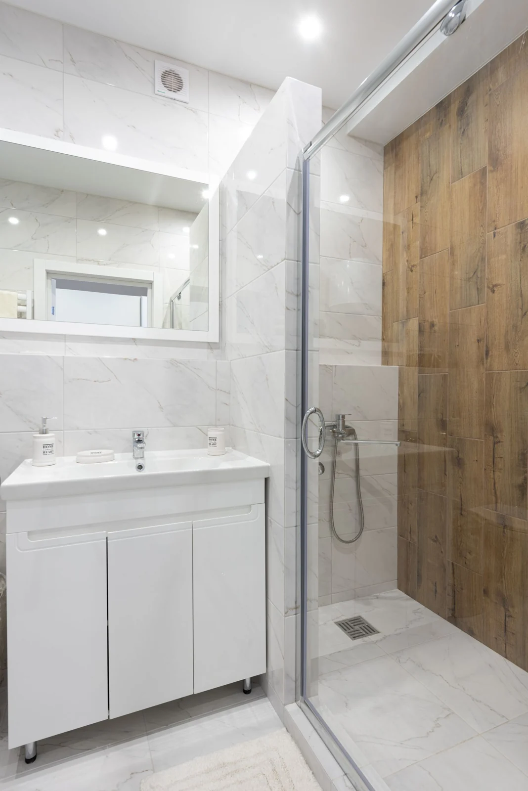 Bathroom layout and fittings