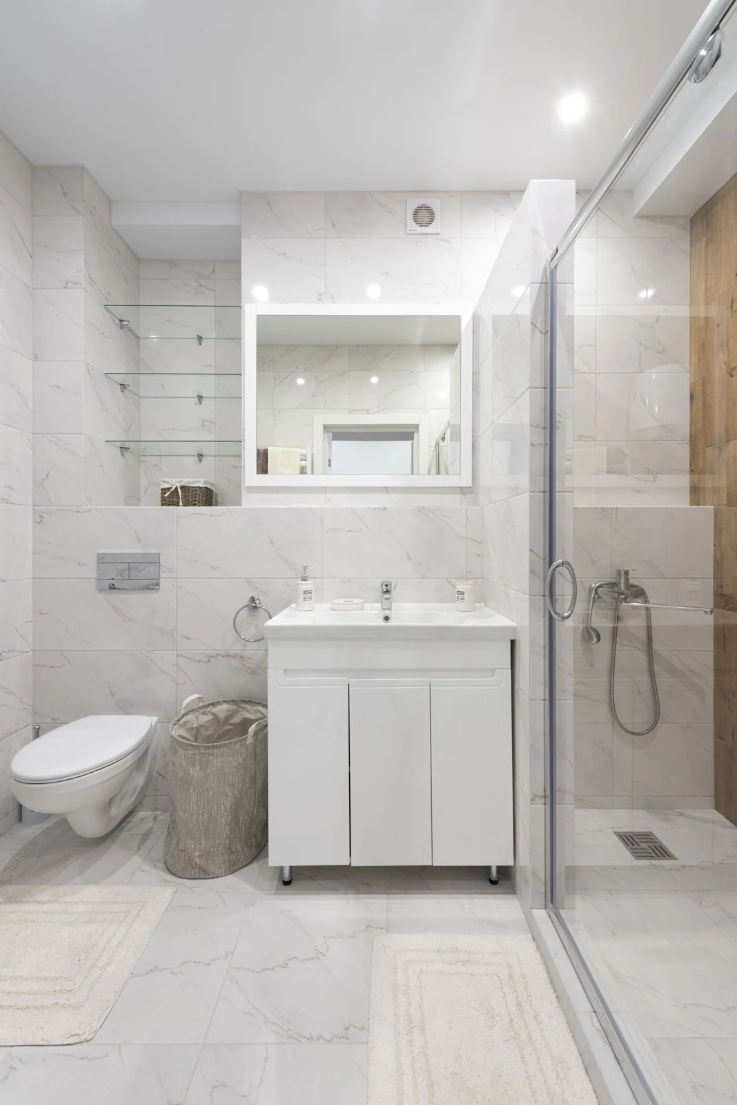 Bathroom layout and fittings