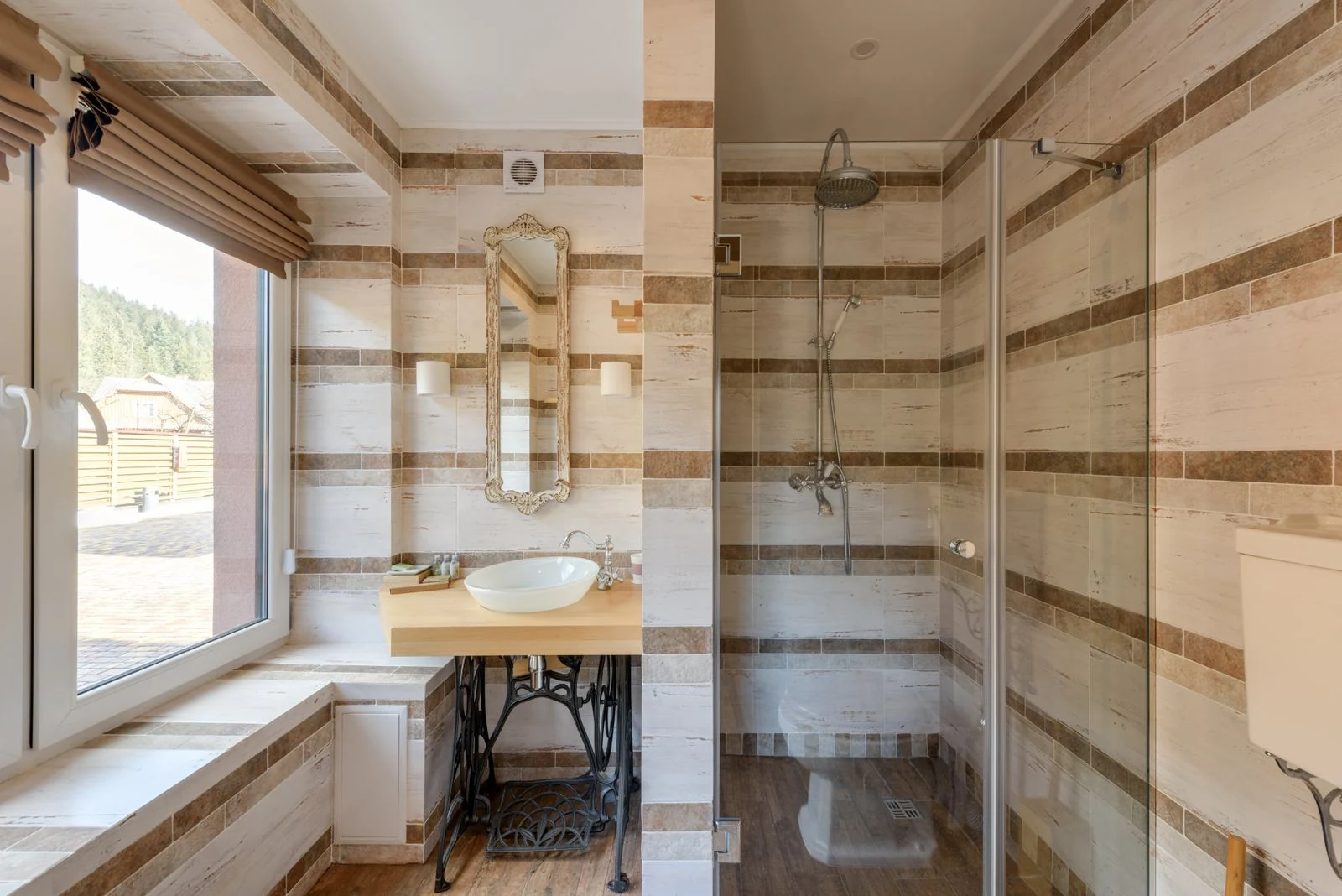 Bathroom layout and fittings