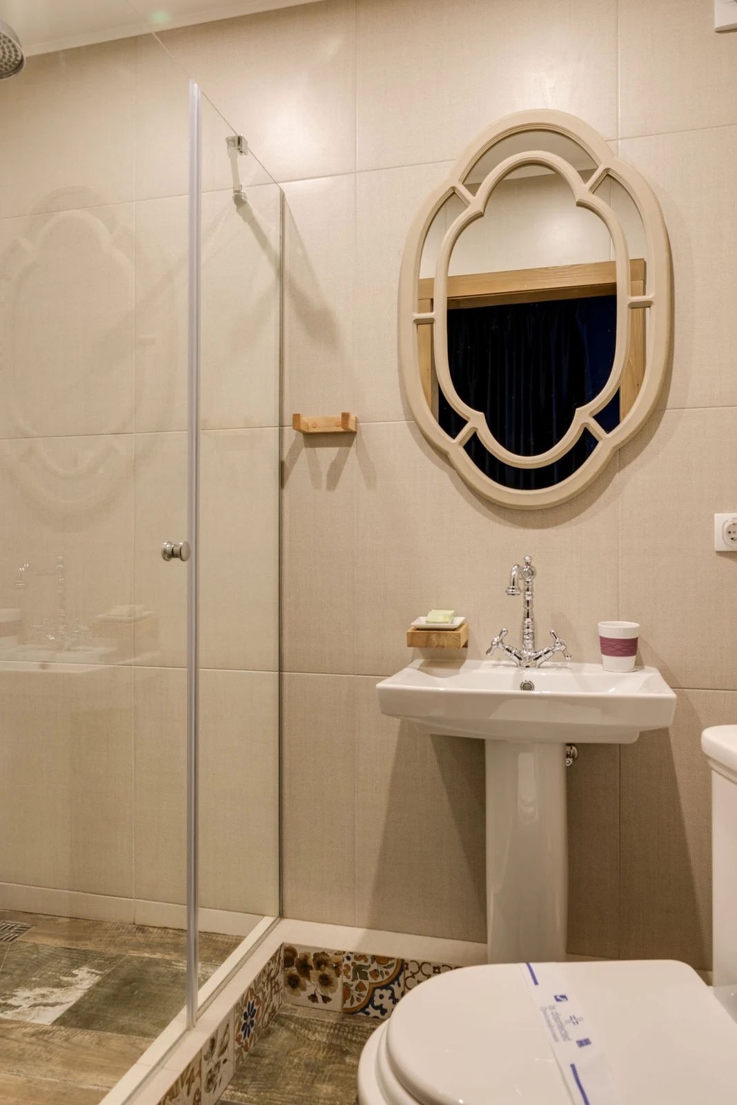 Bathroom layout and fittings