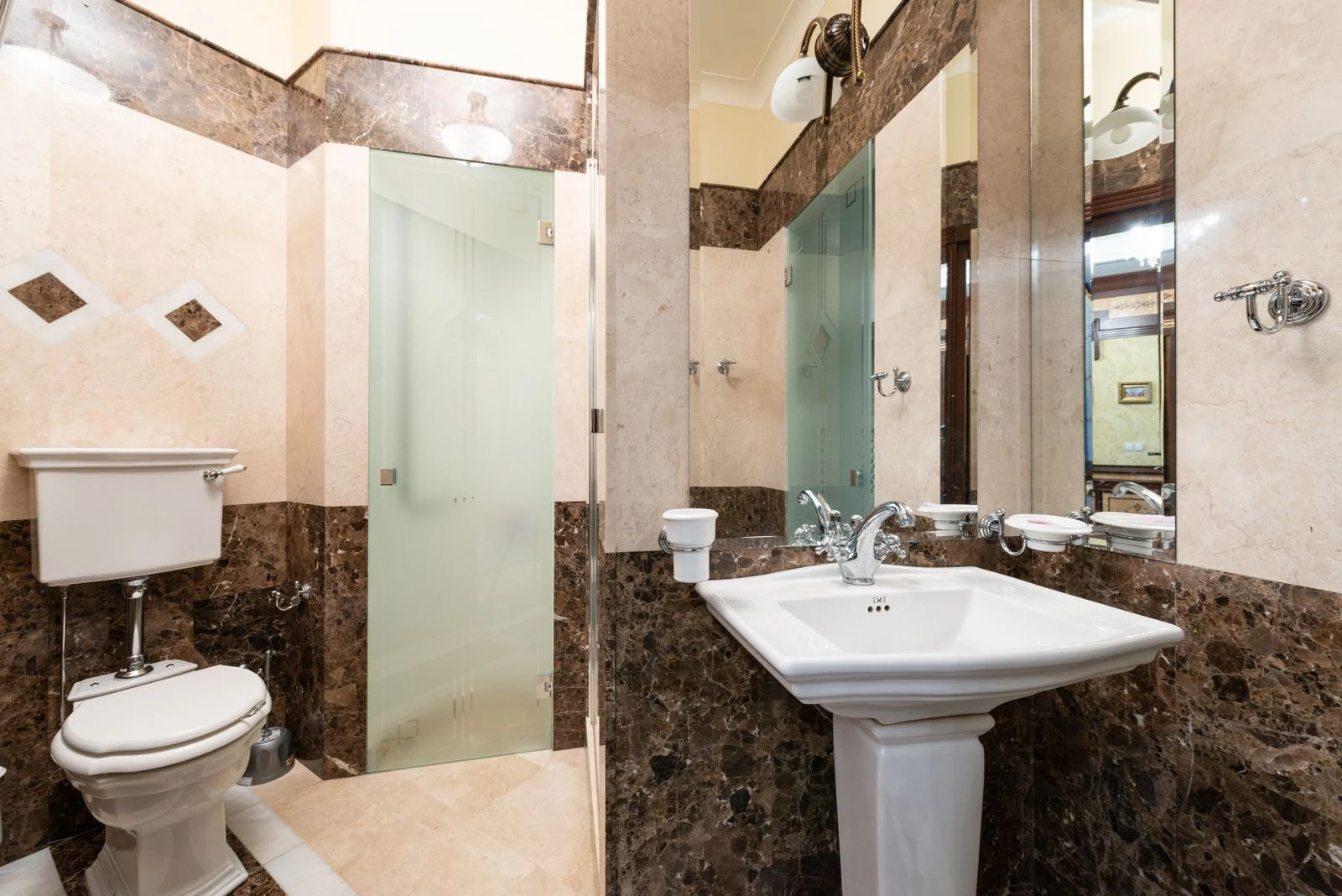 Bathroom layout and fittings