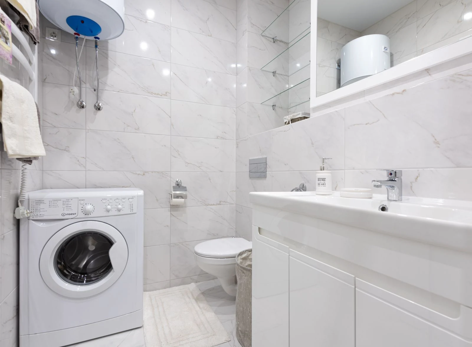 Bathroom layout and fittings