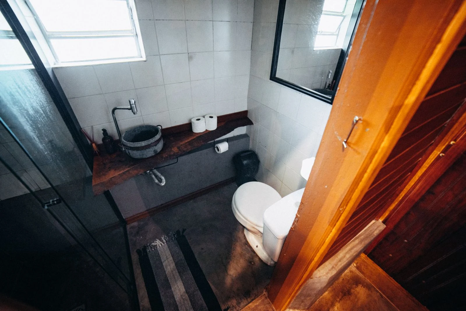 Bathroom layout and fittings