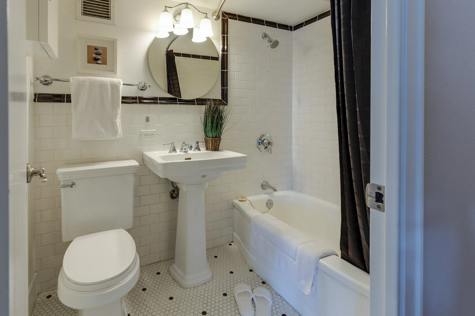 Bathroom layout and fittings