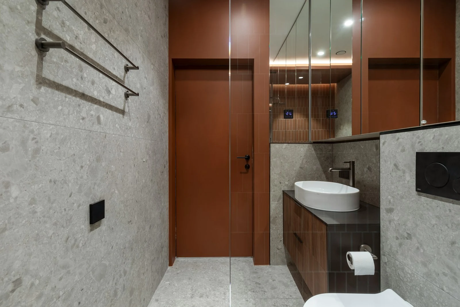 Bathroom layout and fittings